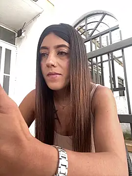 Snapshot of Electra_Pinkk chatting on May 5, 2026, 2:09 pm Electra Pinkk online show from May 5, 2026, 2:09 pm