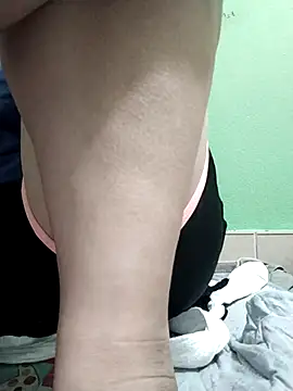 Snapshot of Amanda__ena- chatting on April 15, 2026, 11:16 pm Amanda ena- online show from April 15, 2026, 11:16 pm