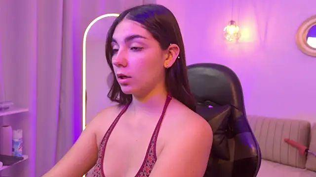 Snapshot of Gia_Capri chatting on April 10, 2026, 3:02 am Gia Capri online show from April 10, 2026, 3:02 am