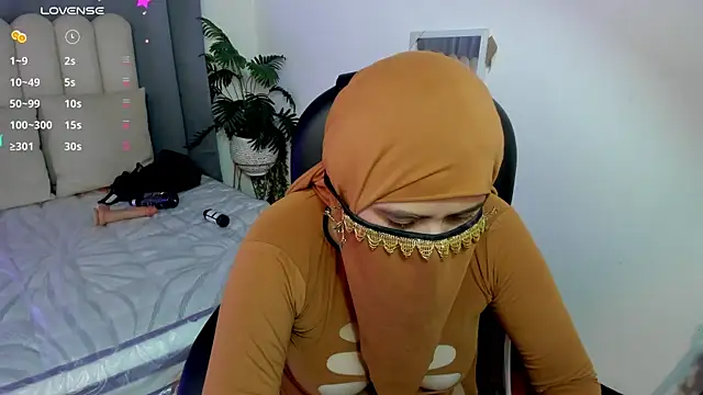 Snapshot of bahiya_aziz chatting on June 6, 2026, 1:05 pm bahiya aziz online show from June 6, 2026, 1:05 pm