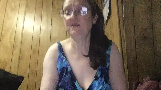 Snapshot of milfmichelle69 chatting on May 26, 2026, 2:04 pm milfmichelle69 online show from May 26, 2026, 2:04 pm