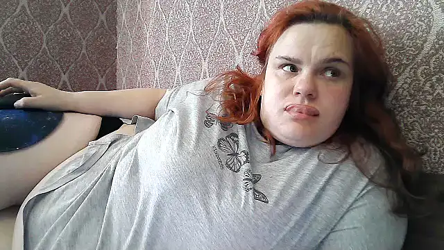 DollyGersonn online show from May 6, 2026, 3:49 pm