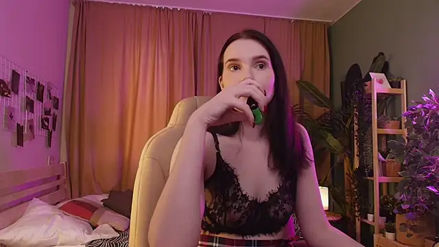 Snapshot of Kristen_Bellle chatting on April 10, 2026, 1:12 am Kristen Bellle online show from April 10, 2026, 1:12 am