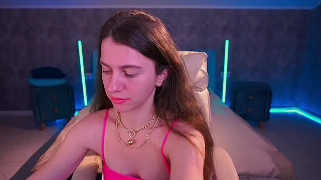 Snapshot of LittleJulii chatting on April 13, 2026, 7:40 pm LittleJulii online show from April 13, 2026, 7:40 pm