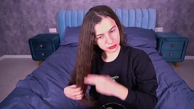 Snapshot of LittleJulii chatting on March 31, 2026, 7:27 pm LittleJulii online show from March 31, 2026, 7:27 pm