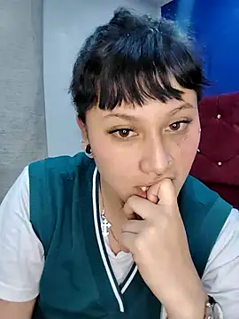 Snapshot of brunne_eva chatting on May 5, 2026, 5:32 am brunne eva online show from May 5, 2026, 5:32 am