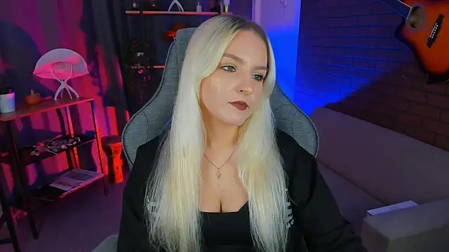 ViolaMore online show from April 13, 2026, 5:28 pm