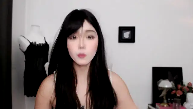 WQueen online show from April 5, 2026, 6:31 am