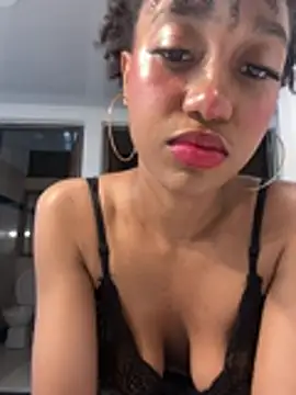 Snapshot of AmaraMonet chatting on April 1, 2026, 4:26 pm AmaraMonet online show from April 1, 2026, 4:26 pm