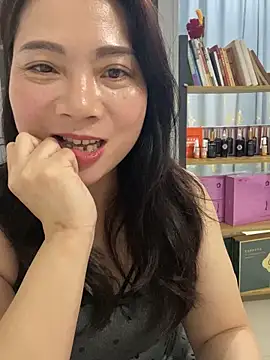 yu19988 online show from April 12, 2026, 4:05 am