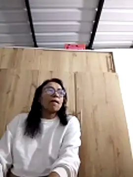 HOT LATINA20 online show from March 19, 2026, 2:55 am