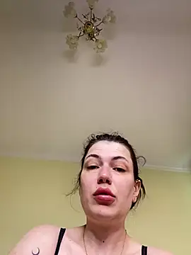 Snapshot of Cutee_Erika chatting on June 7, 2026, 10:53 am Cutee Erika online show from June 7, 2026, 10:53 am