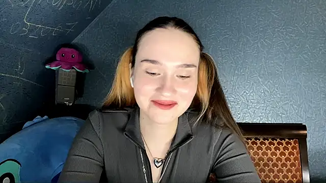 CarmelaLiebherr online show from March 23, 2026, 5:13 pm