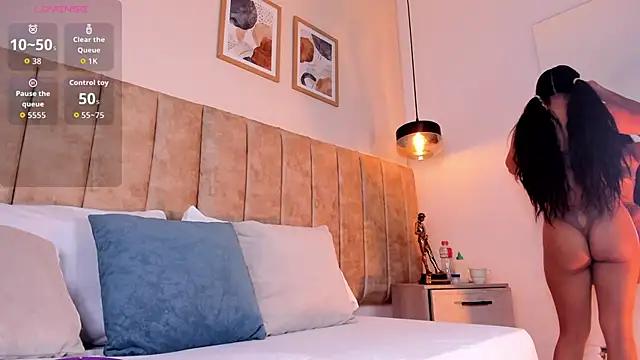 Snapshot of AgathaSavage chatting on April 16, 2026, 2:56 am AgathaSavage online show from April 16, 2026, 2:56 am