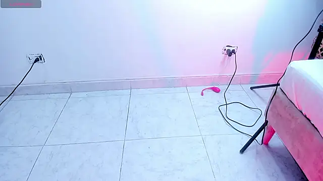 Snapshot of AgathaSavage chatting on April 9, 2026, 2:35 am AgathaSavage online show from April 9, 2026, 2:35 am