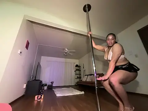 stripperbarbie online show from April 14, 2026, 2:16 am