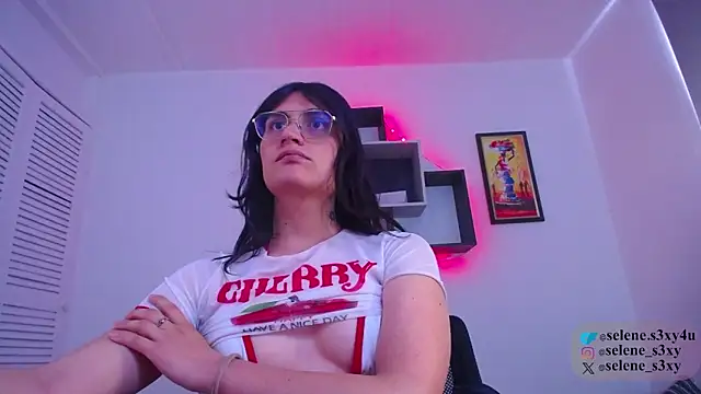 selene cutie online show from April 8, 2026, 4:52 pm