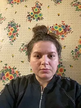 Nenssy555 online show from March 18, 2026, 1:13 pm