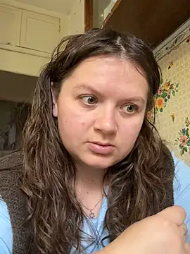 Nenssy555 online show from April 8, 2026, 2:40 pm