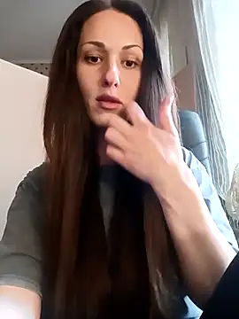 LunaCrystall online show from April 16, 2026, 4:08 pm