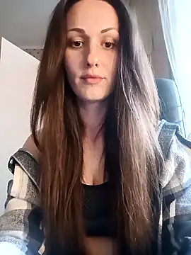 LunaCrystall online show from April 14, 2026, 4:12 pm