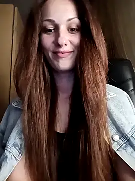 LunaCrystall online show from March 31, 2026, 4:42 pm