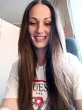 LunaCrystall online show from April 15, 2026, 3:38 pm