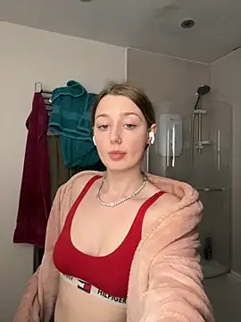 Snapshot of Ameliaxoxoo chatting on May 6, 2026, 9:52 pm Ameliaxoxoo online show from May 6, 2026, 9:52 pm