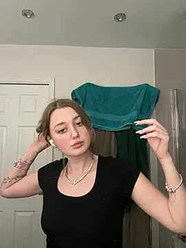 Snapshot of Ameliaxoxoo chatting on April 26, 2026, 12:08 am Ameliaxoxoo online show from April 26, 2026, 12:08 am
