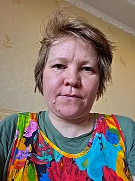  LOLA-LOLA  online show from April 17, 2026, 3:04 pm