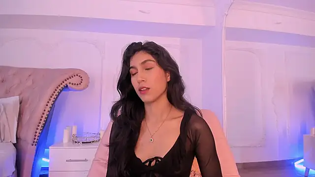 Snapshot of LucianaBlanco_ chatting on May 19, 2026, 9:00 pm LucianaBlanco online show from May 19, 2026, 9:00 pm