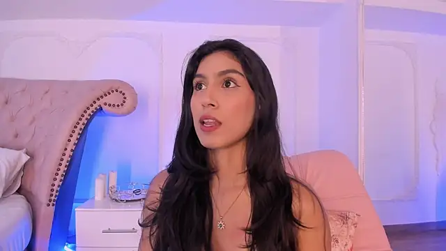 Snapshot of LucianaBlanco_ chatting on May 7, 2026, 9:07 pm LucianaBlanco online show from May 7, 2026, 9:07 pm