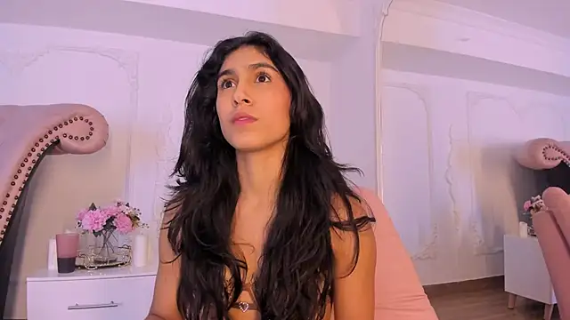 Snapshot of LucianaBlanco_ chatting on May 3, 2026, 12:53 pm LucianaBlanco online show from May 3, 2026, 12:53 pm
