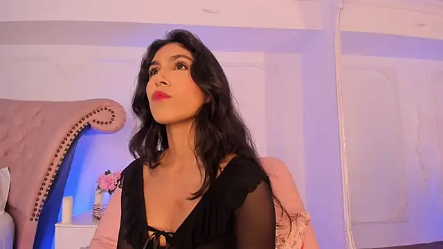 Snapshot of LucianaBlanco_ chatting on April 24, 2026, 8:44 pm LucianaBlanco online show from April 24, 2026, 8:44 pm