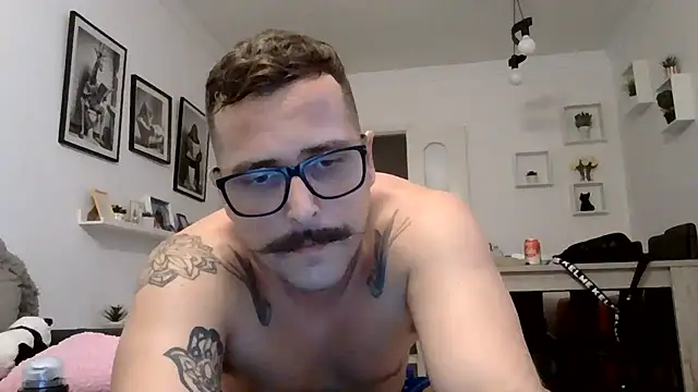 Snapshot of yanick931 chatting on June 15, 2026, 10:53 pm yanick931 online show from June 15, 2026, 10:53 pm
