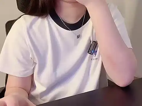 hunhun122 online show from May 9, 2026, 5:44 am