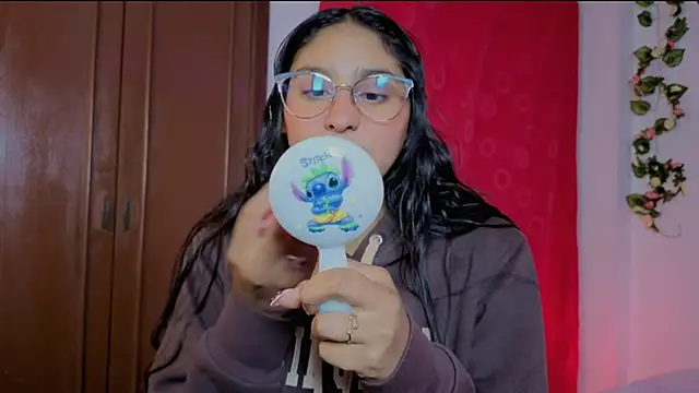 PaulaCutexs online show from May 16, 2026, 5:06 am