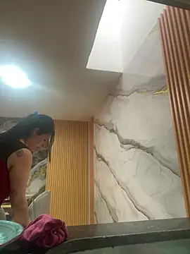 Snapshot of leila_moretti chatting on April 12, 2026, 3:37 pm leila moretti online show from April 12, 2026, 3:37 pm