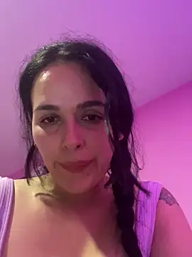 Snapshot of leila_moretti chatting on April 15, 2026, 9:48 pm leila moretti online show from April 15, 2026, 9:48 pm