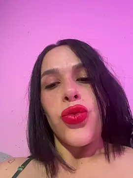 Snapshot of leila_moretti chatting on April 14, 2026, 6:46 pm leila moretti online show from April 14, 2026, 6:46 pm