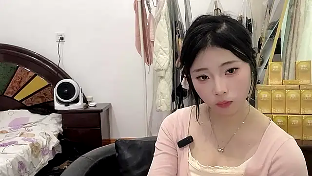 Snapshot of yiyibaby2026 chatting on March 27, 2026, 8:26 am yiyibaby2026 online show from March 27, 2026, 8:26 am