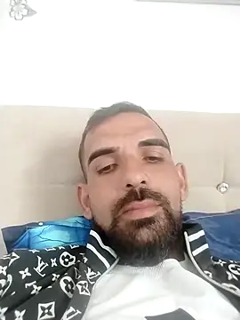 Snapshot of luys23 chatting on April 13, 2026, 9:24 am luys23 online show from April 13, 2026, 9:24 am