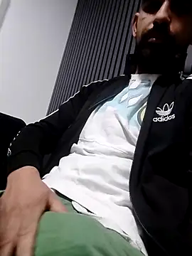 Snapshot of luys23 chatting on March 24, 2026, 4:12 am luys23 online show from March 24, 2026, 4:12 am