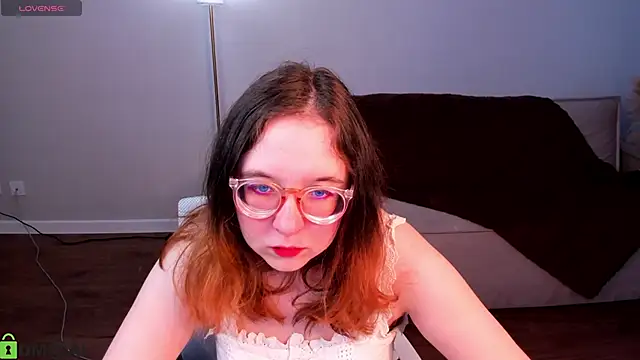 Snapshot of Aleks-caster chatting on March 27, 2026, 1:14 am Aleks-caster online show from March 27, 2026, 1:14 am