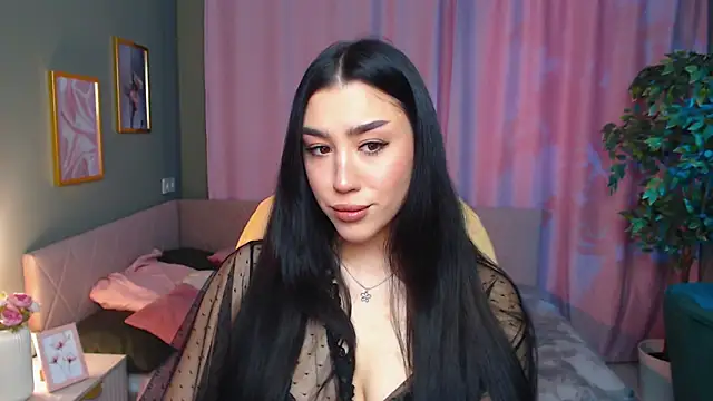 Winonna Ryder online show from March 24, 2026, 7:41 am