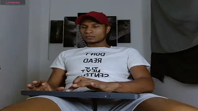 Snapshot of chrisramosv chatting on March 27, 2026, 11:05 pm chrisramosv online show from March 27, 2026, 11:05 pm