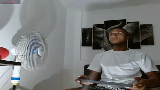 Snapshot of chrisramosv chatting on March 14, 2026, 11:00 pm chrisramosv online show from March 14, 2026, 11:00 pm