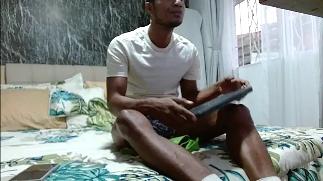 Snapshot of chrisramosv chatting on April 11, 2026, 11:08 pm chrisramosv online show from April 11, 2026, 11:08 pm