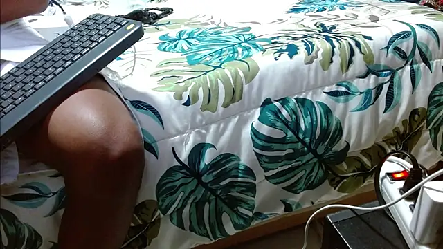 Snapshot of chrisramosv chatting on April 14, 2026, 11:21 pm chrisramosv online show from April 14, 2026, 11:21 pm