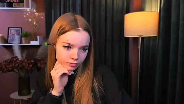 Snapshot of maddy_moah chatting on April 15, 2026, 5:13 am maddy moah online show from April 15, 2026, 5:13 am